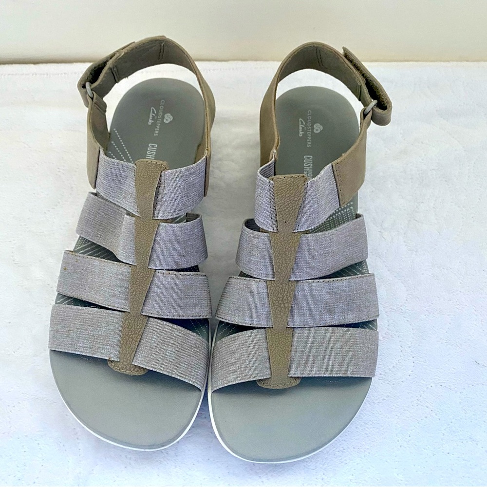 Clarks Cloudsteppers Sand White Heather
Elastic Arla Shaylie Sandals Size 7